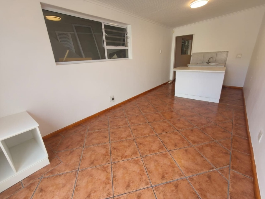To Let 1 Bedroom Property for Rent in Westcliff Western Cape